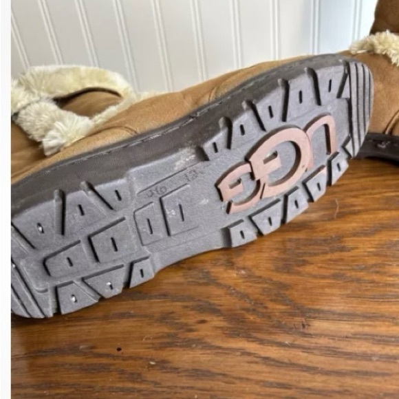 UGG Australia Sundance II Boots Short Women 8  8.5 EUC Chestnut - Picture 5 of 8